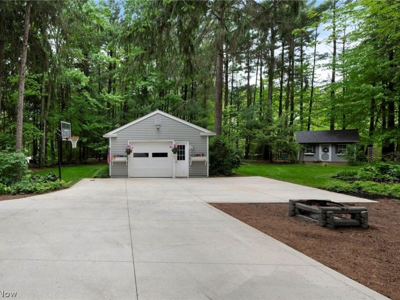 11635 Twin Mills Lane, Chardon, OH 44024 Photo 5