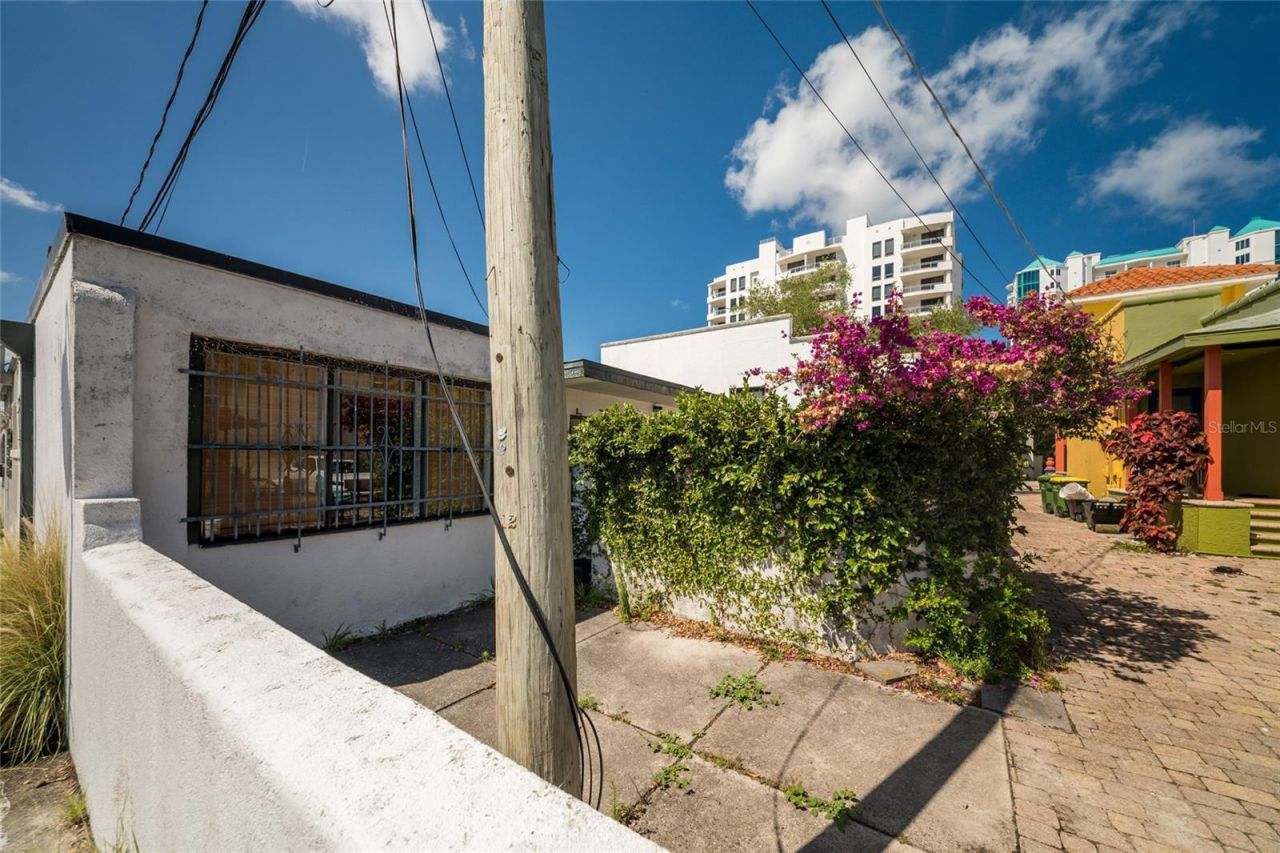 411 Burns Court, Sarasota, FL 34236 Photo