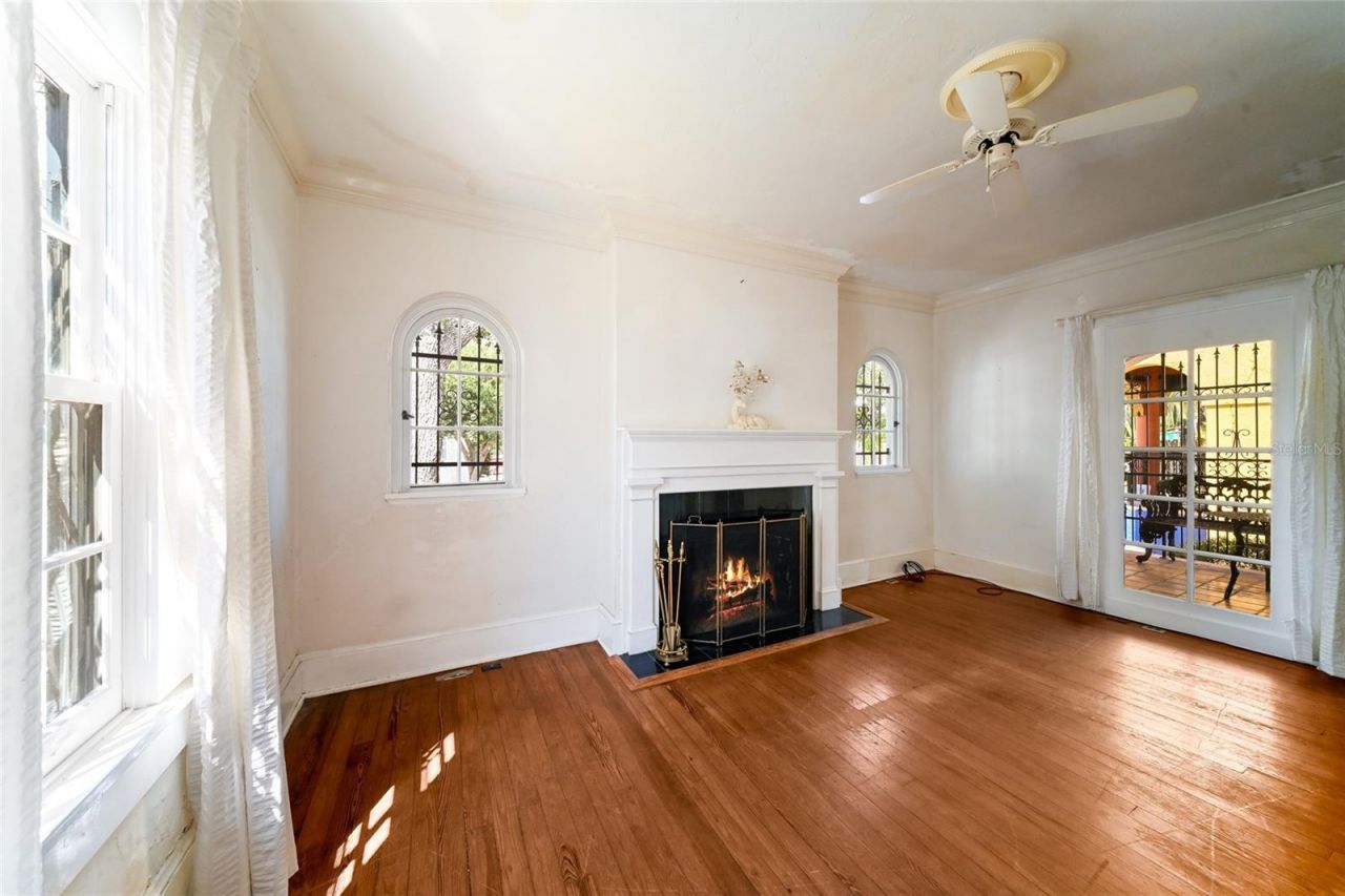 411 Burns Court, Sarasota, FL 34236 Photo