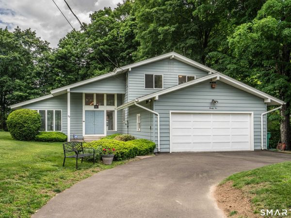 22 Terry Plains, Bloomfield, CT 06002