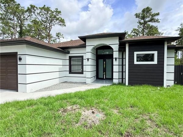 1047 Merry ST E, LEHIGH ACRES, FL 33974