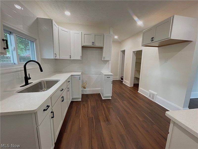 3258 W 38th Street, Cleveland, OH 44109 Photo 6