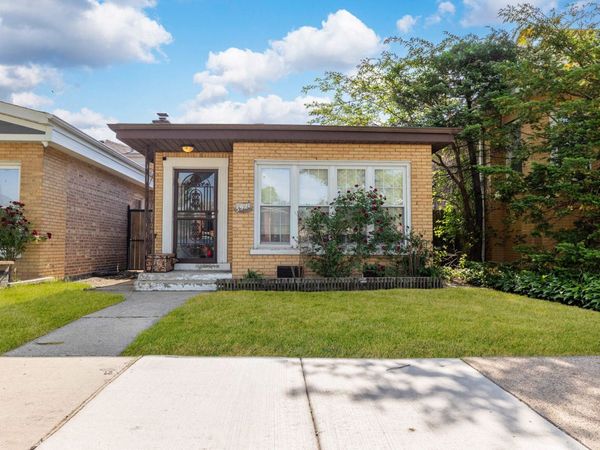 5921 S Sawyer Avenue , Chicago, IL 60629