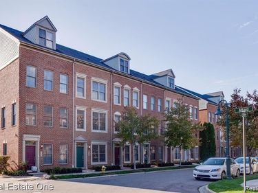 536 GRATEN Street, Birmingham, MI 48009