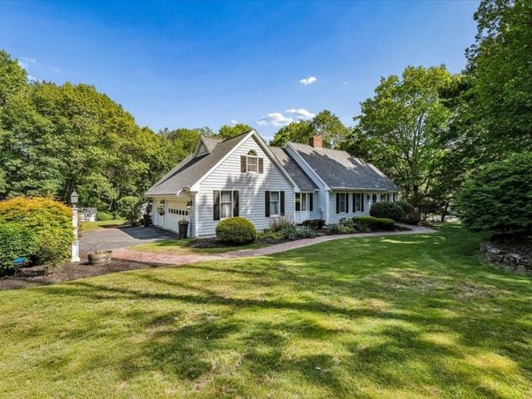 22 Kent Street, Windham, NH 03087