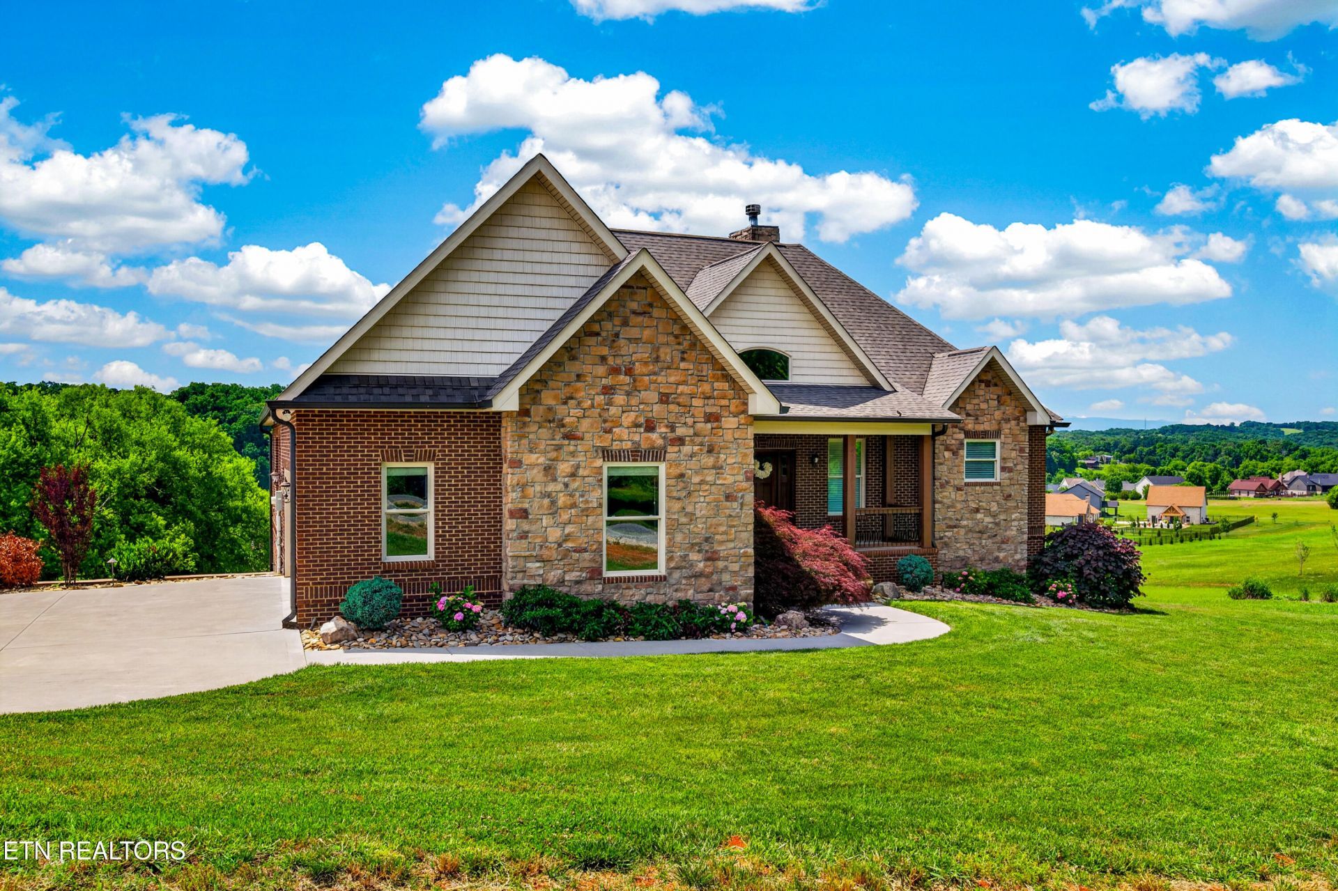 2655 Boston Chase Rd, Kodak, TN 37764 Main Photo