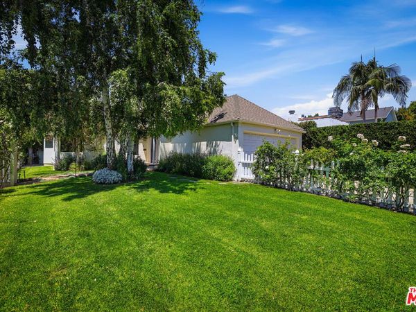11357 Aqua Vista Street, Studio City, CA 91602