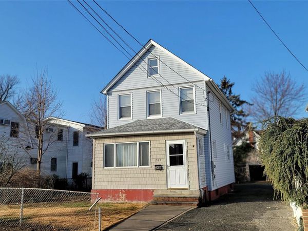 243 Allen Street , Lawrence, NY 11559