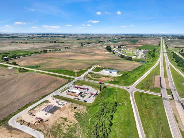 000 Conlan Way, Epworth, IA 52045