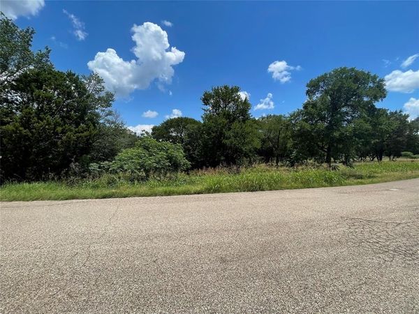 2000 Austin Hines Drive, China Spring, TX 76633
