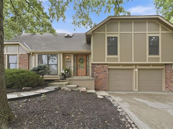11809 Rosehill Road, Overland Park, KS 66210