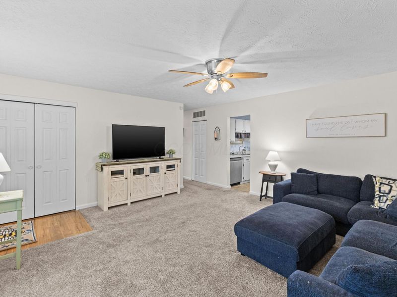 3784 Hendron Road, Groveport, OH 43125 Photo 7