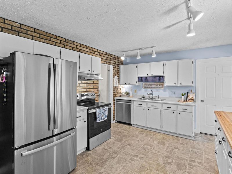 3784 Hendron Road, Groveport, OH 43125 Photo 9