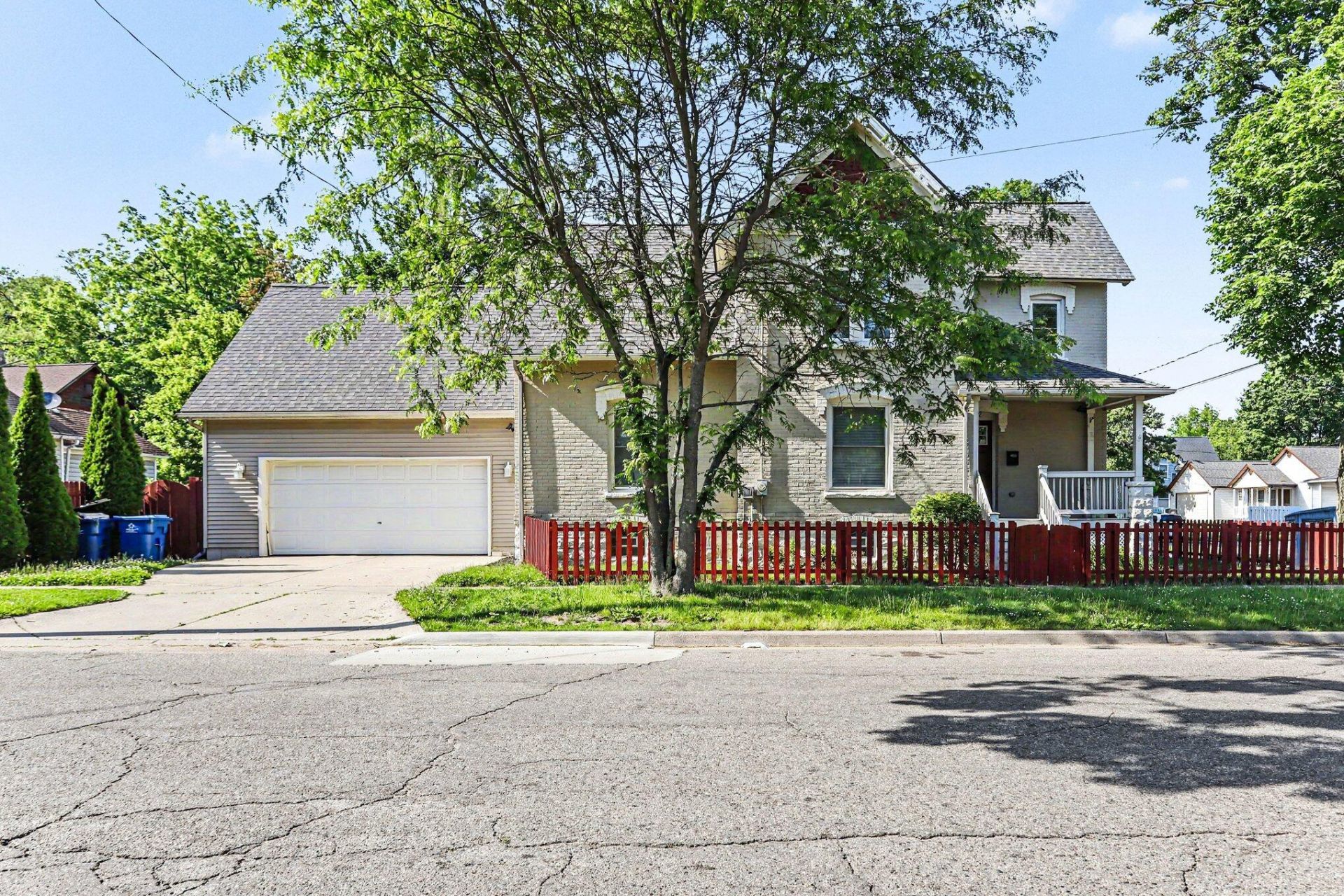302 W Frank Street, Kalamazoo, MI 49007 Main Photo