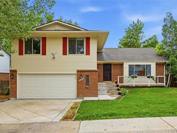 2425 S Ellis Street , Lakewood, CO 80228