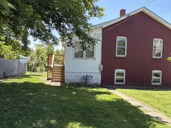 315 Pierce Street , Aurora, IL 60505