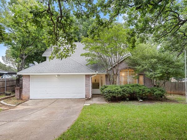 3208 Hickory Court , Bedford, TX 76021