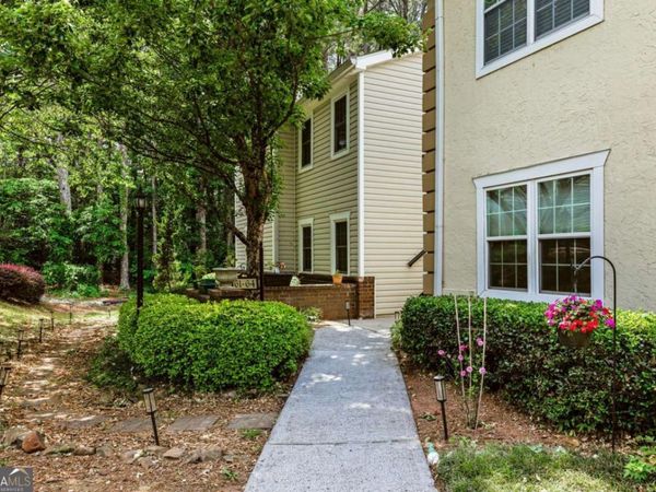 63 Hampshire Court, Avondale Estates, GA 30002