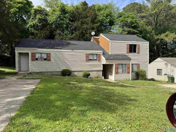 2716 NW Clayton Drive NW, Huntsville, AL 35810