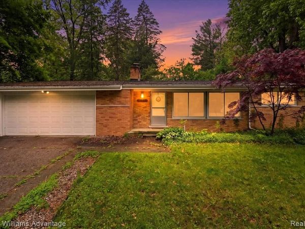 52433 Ihla Street, Shelby Twp, MI 48316