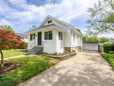 1089 Myrtle Avenue, Waterford Twp, MI 48328
