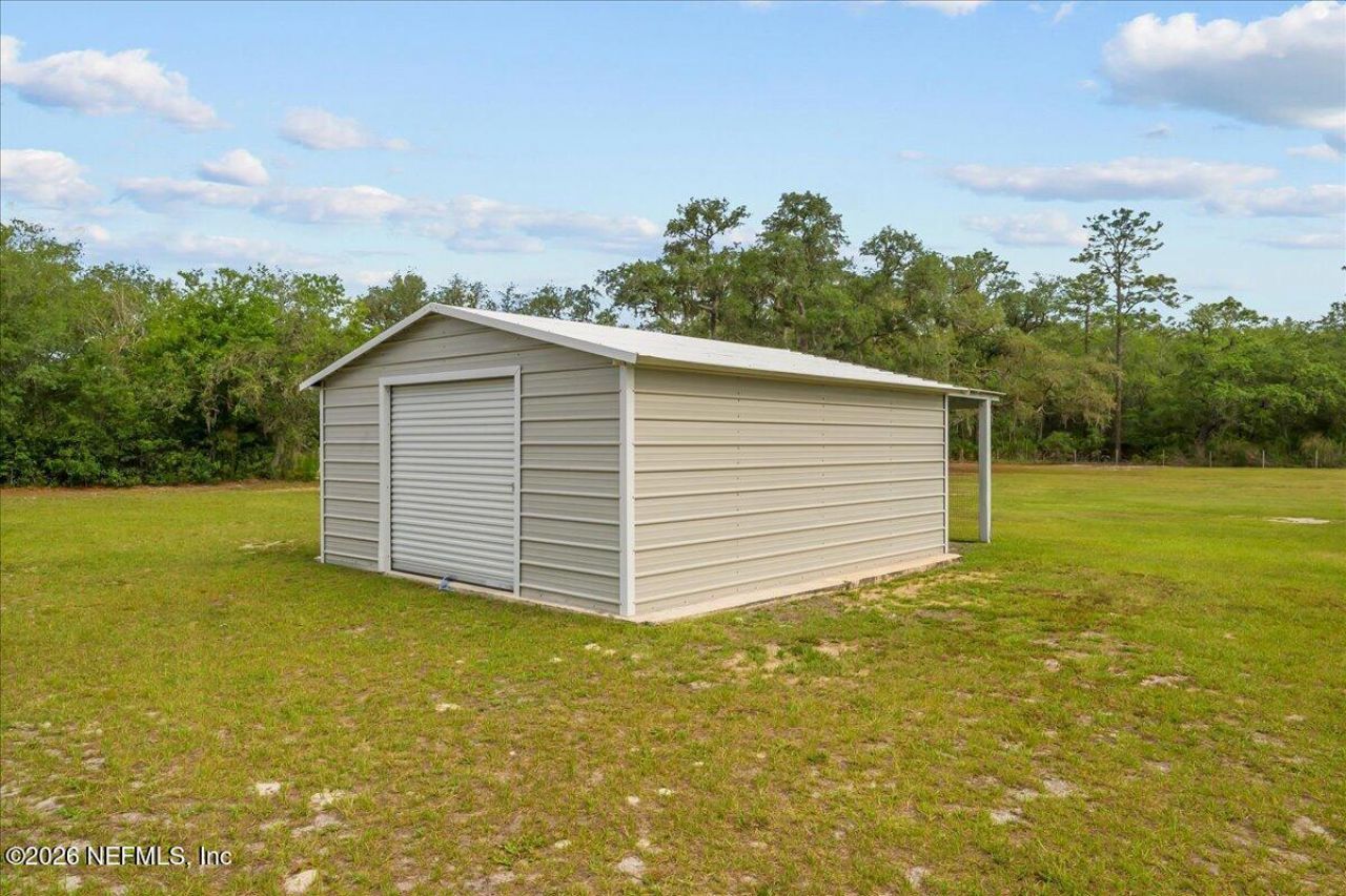 127 Red Oak Lane, Hollister, FL 32147 Photo