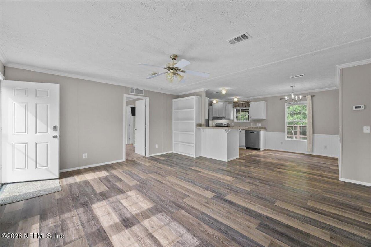 127 Red Oak Lane, Hollister, FL 32147 Photo