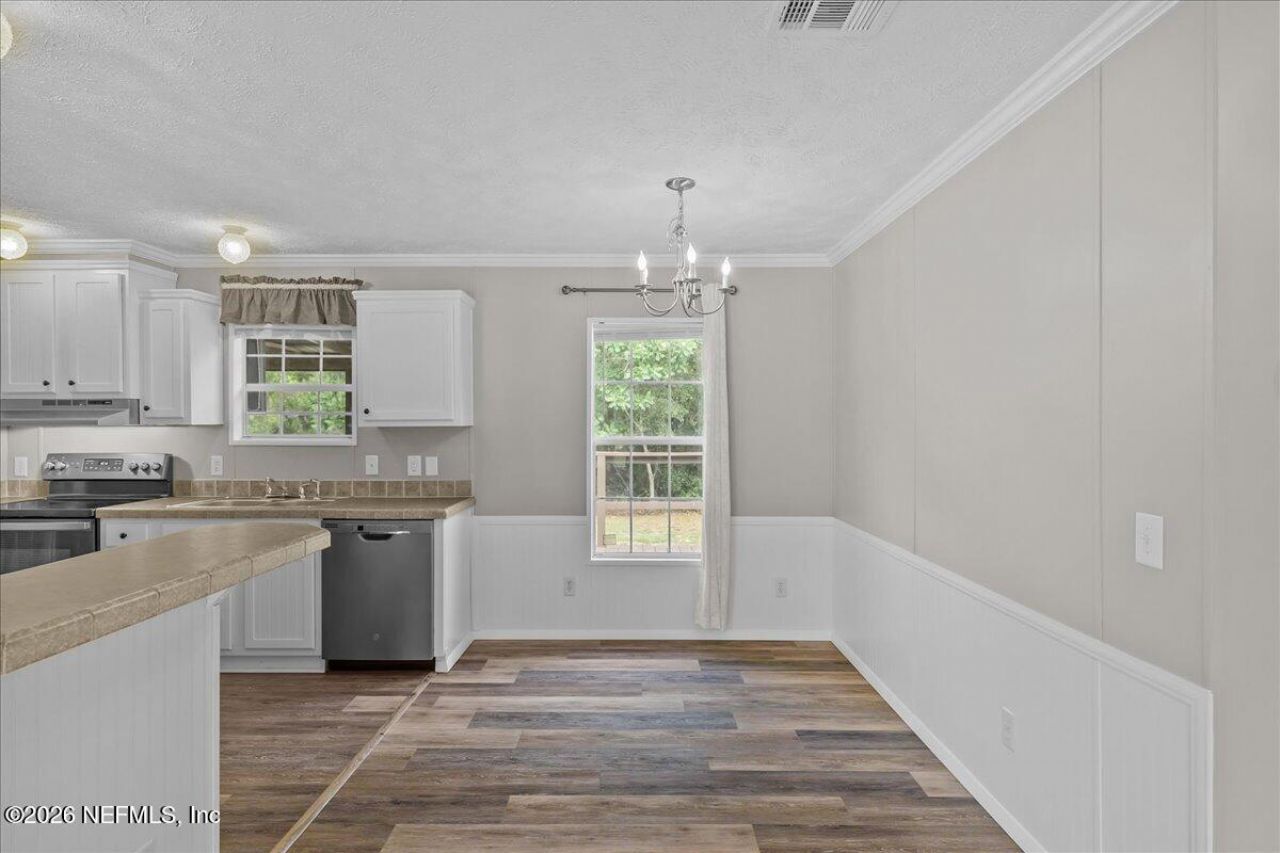 127 Red Oak Lane, Hollister, FL 32147 Photo