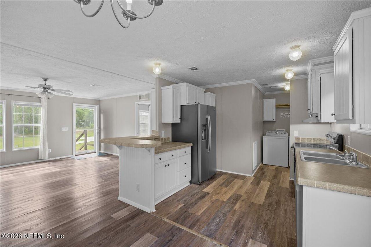 127 Red Oak Lane, Hollister, FL 32147 Photo