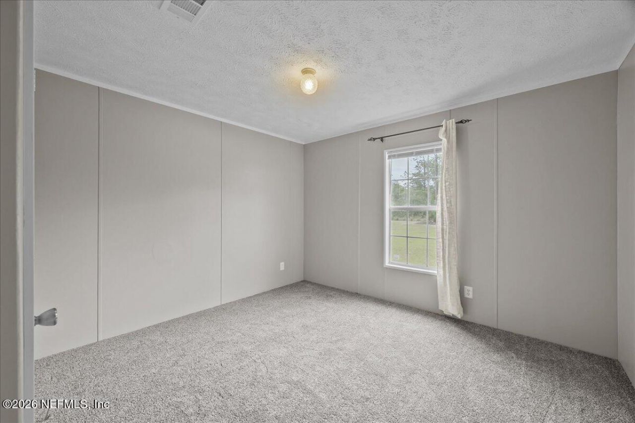 127 Red Oak Lane, Hollister, FL 32147 Photo