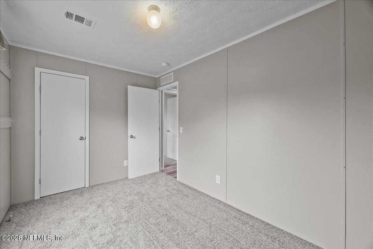 127 Red Oak Lane, Hollister, FL 32147 Photo