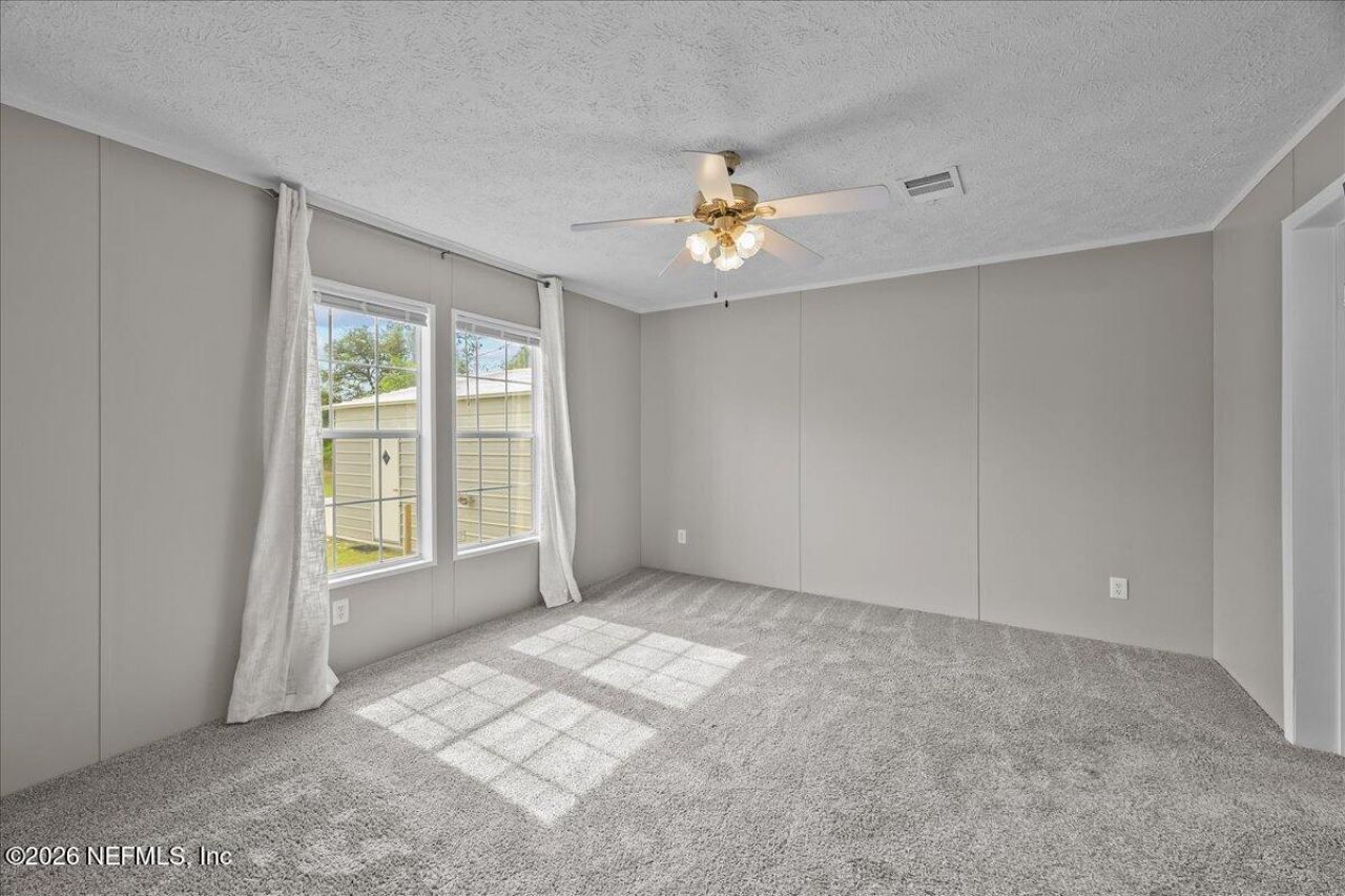 127 Red Oak Lane, Hollister, FL 32147 Photo