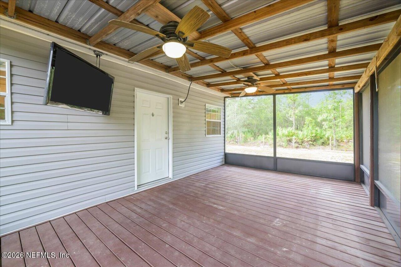 127 Red Oak Lane, Hollister, FL 32147 Photo