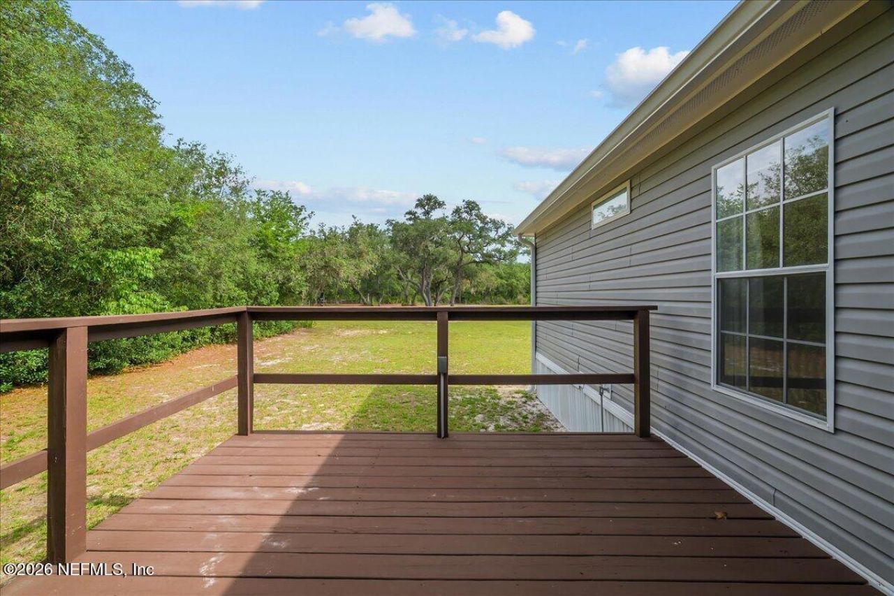 127 Red Oak Lane, Hollister, FL 32147 Photo