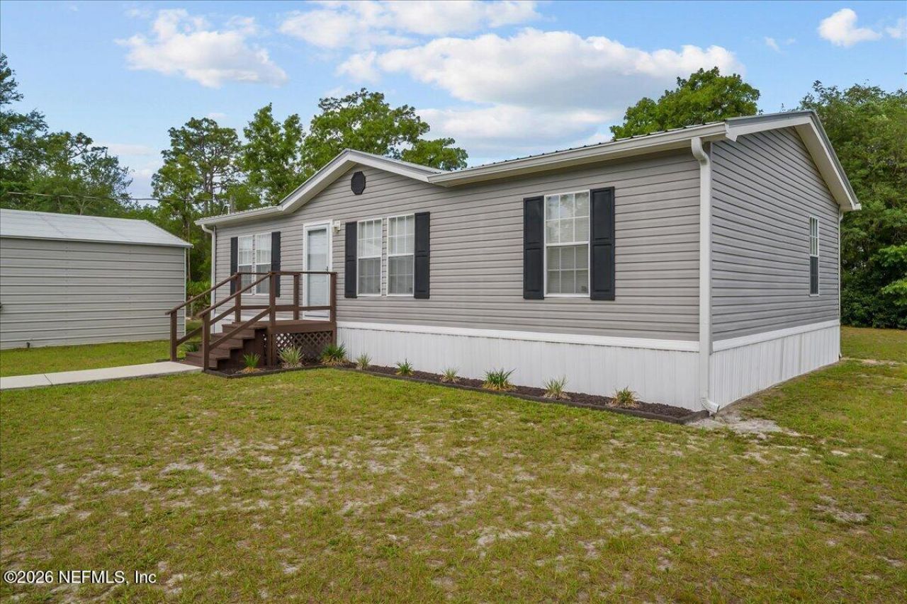 127 Red Oak Lane, Hollister, FL 32147 Photo