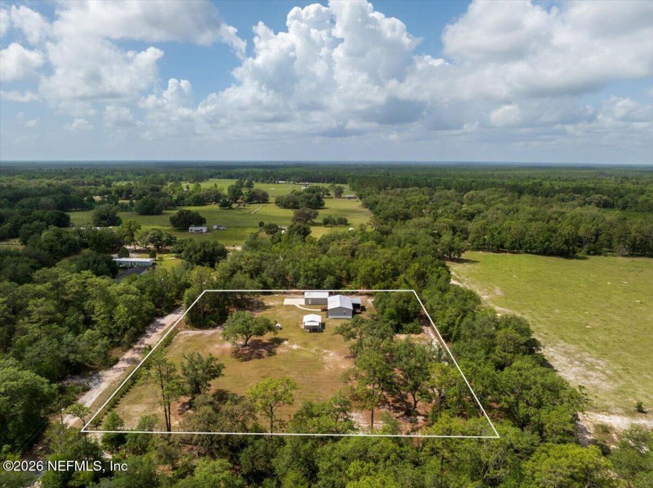 127 Red Oak Lane, Hollister, FL 32147 Photo
