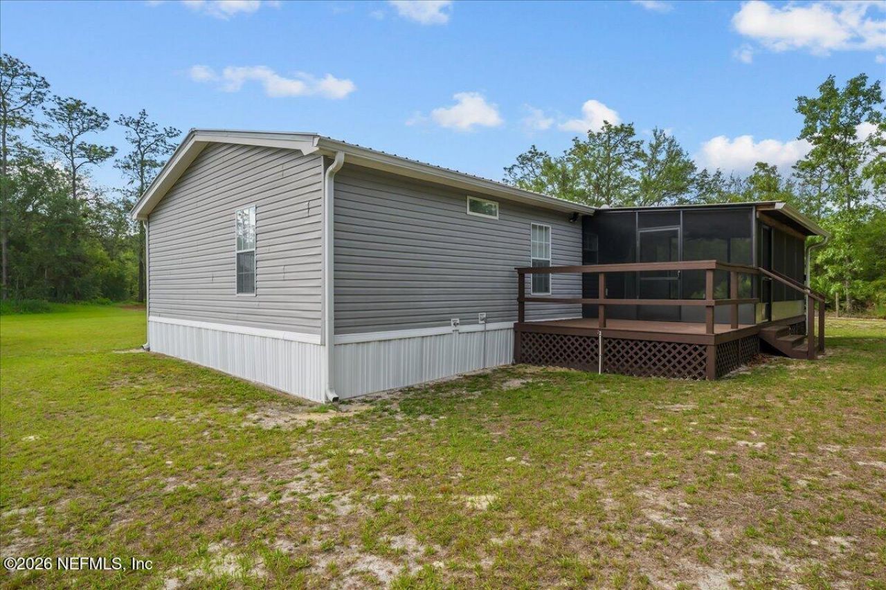 127 Red Oak Lane, Hollister, FL 32147 Photo