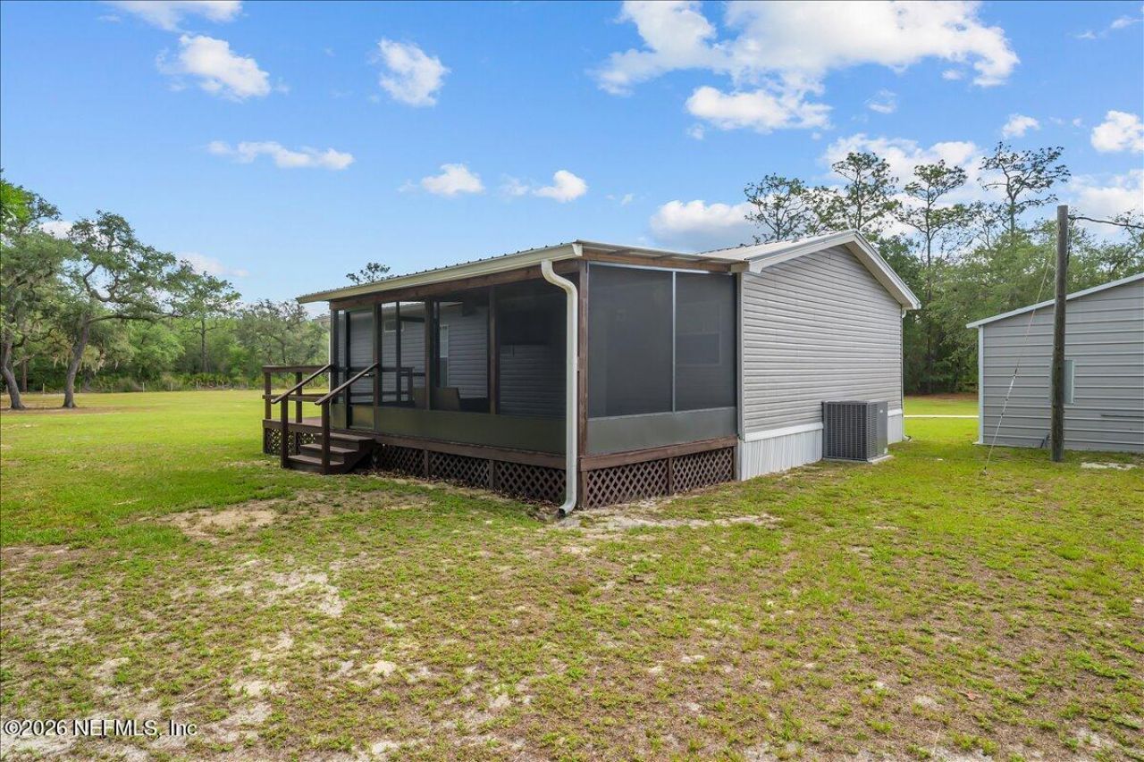 127 Red Oak Lane, Hollister, FL 32147 Photo