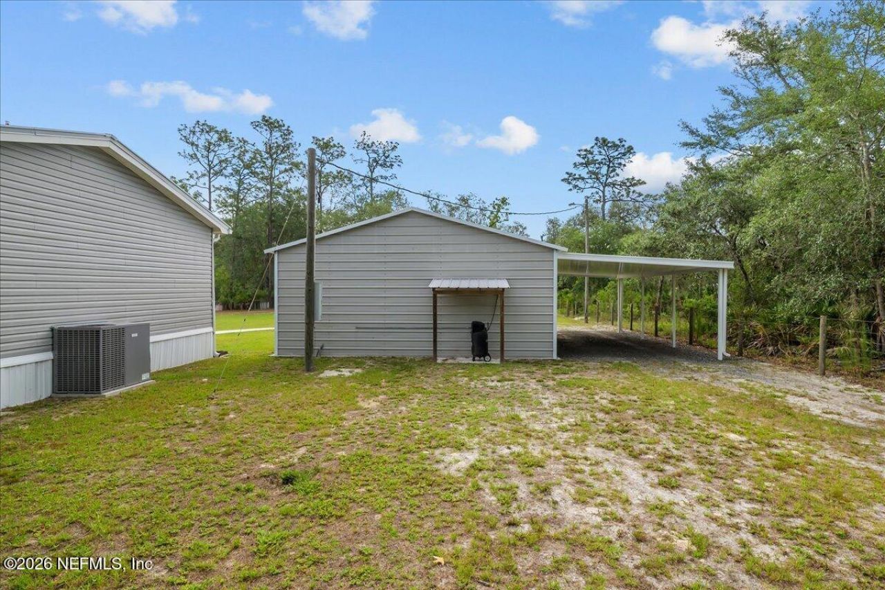 127 Red Oak Lane, Hollister, FL 32147 Photo