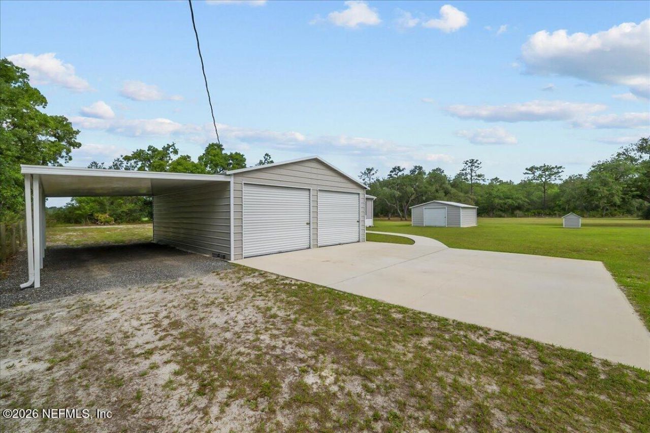 127 Red Oak Lane, Hollister, FL 32147 Photo