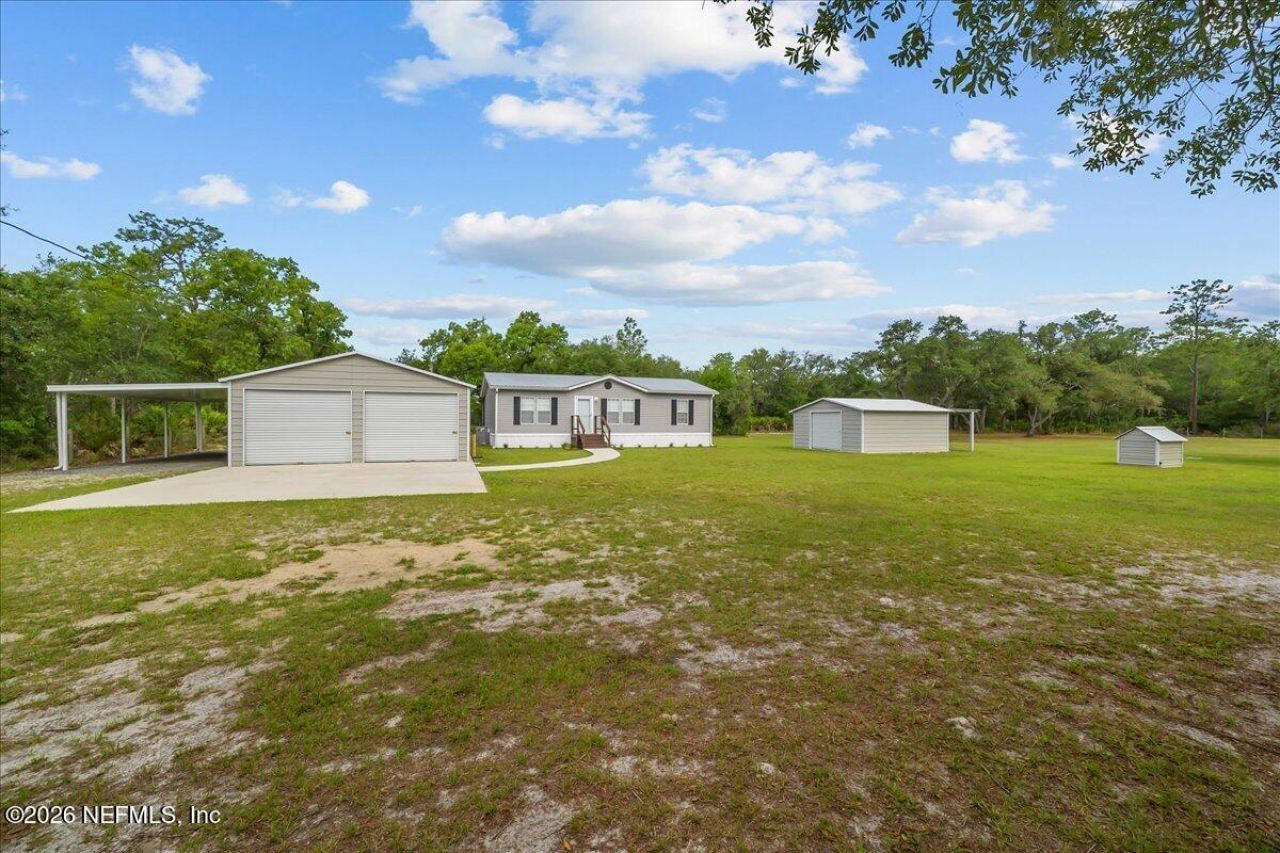 127 Red Oak Lane, Hollister, FL 32147 Photo