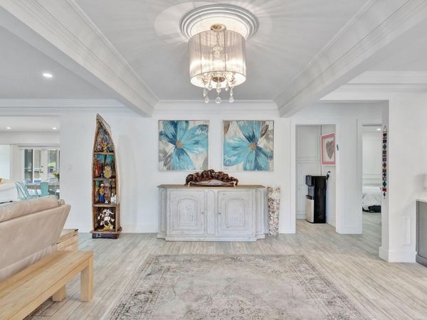 9010 S Lake Dasha Drive, Plantation, FL 33324