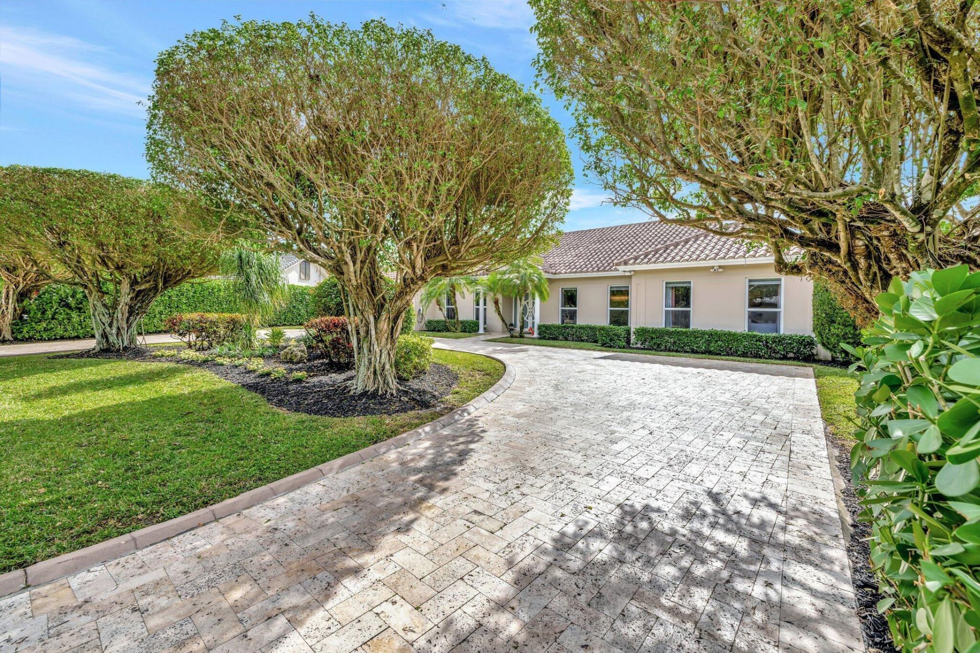 9010 S Lake Dasha Drive, Plantation, FL 33324 Photo