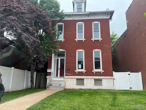 2813 Meramec Street , St Louis, MO 63118