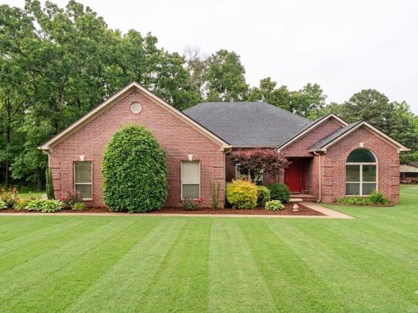 8406 Wolf Creek Court, Sherwood, AR 72120