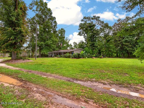 17990 Cuevas Road, Kiln, MS 39556