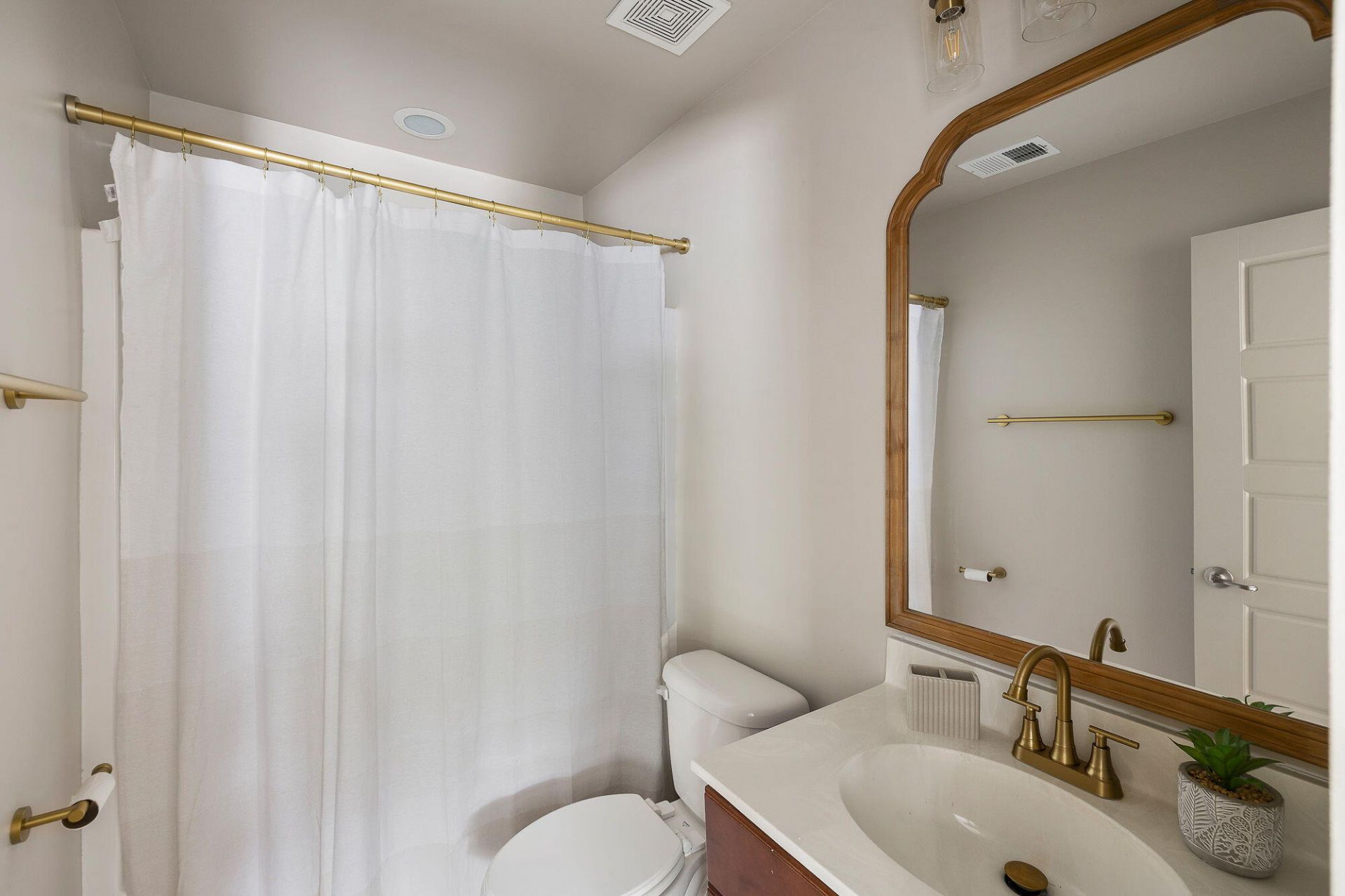 2648 Augustus Street Photo 48