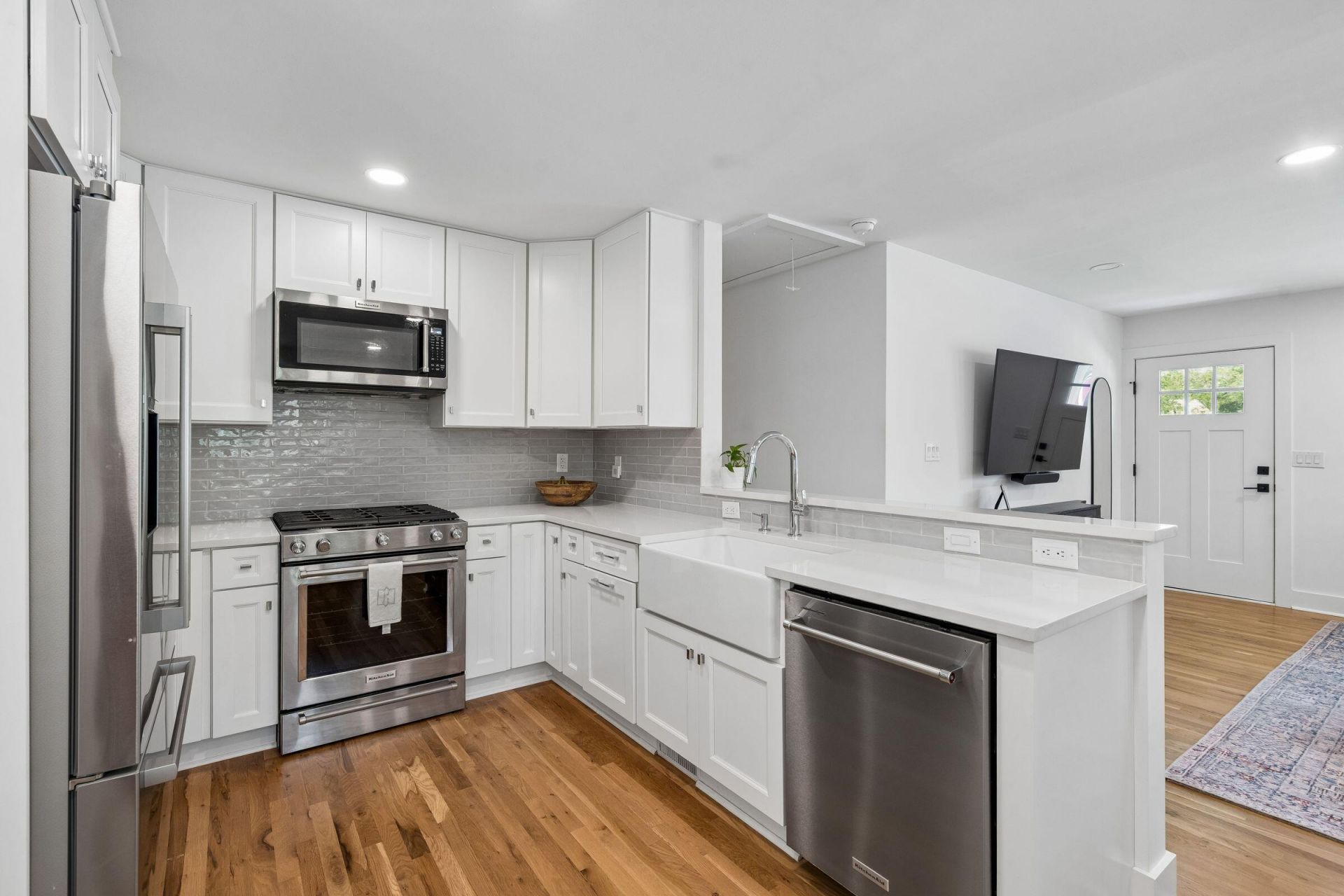 4 Ellen Avenue Photo 12