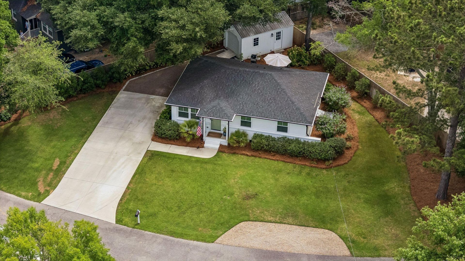 4 Ellen Avenue Photo 30