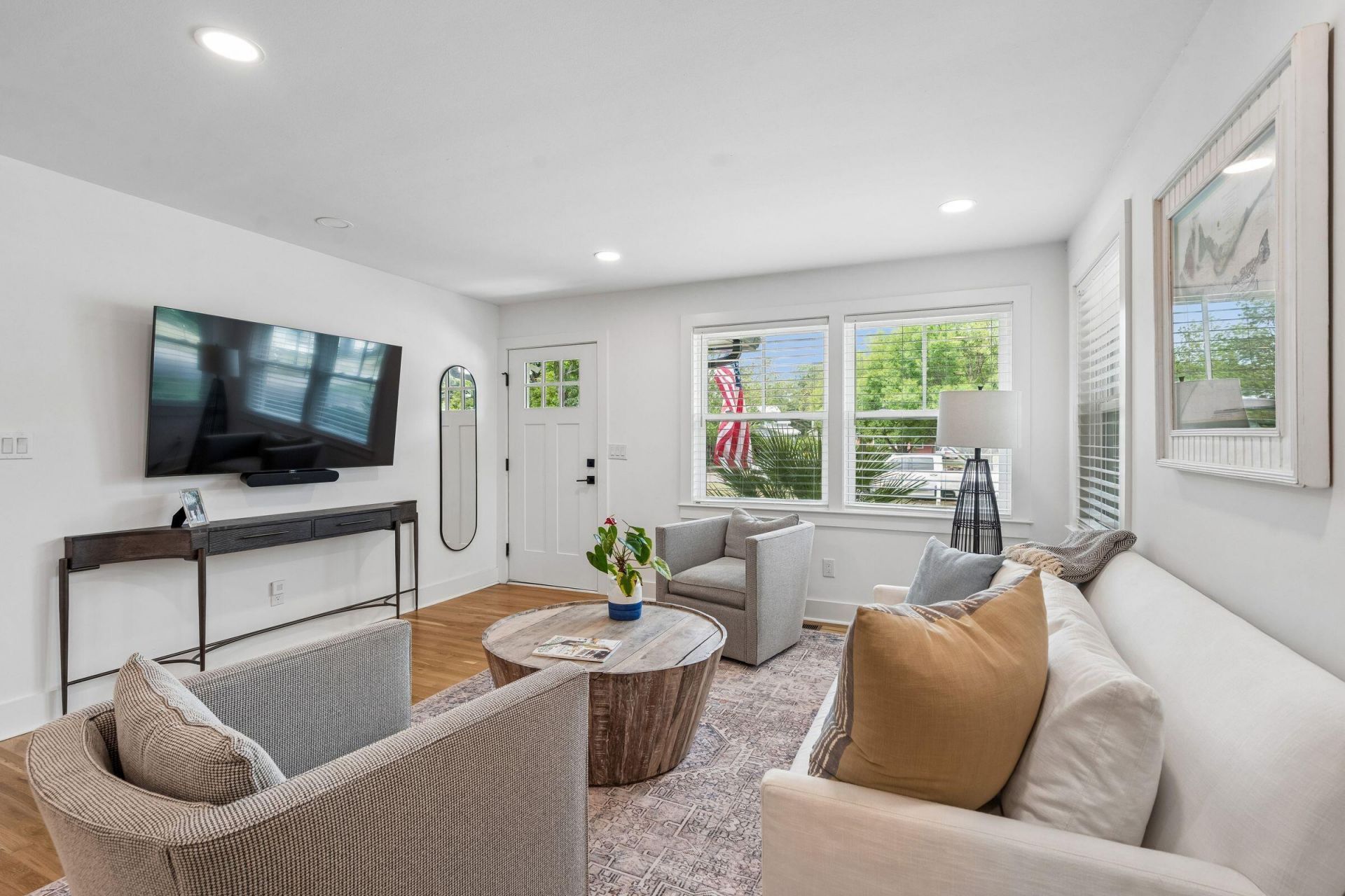 4 Ellen Avenue Photo 8